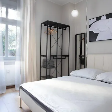 Ground Floor Studio 10 In Pberg
